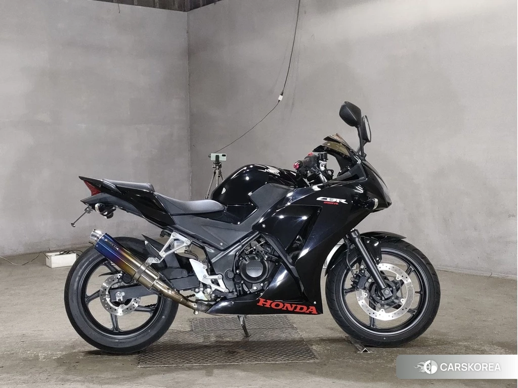 Проданный Honda CBR250R 2015 из Японии