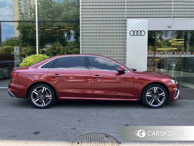 Audi A4L 2021 Красный из Китая
