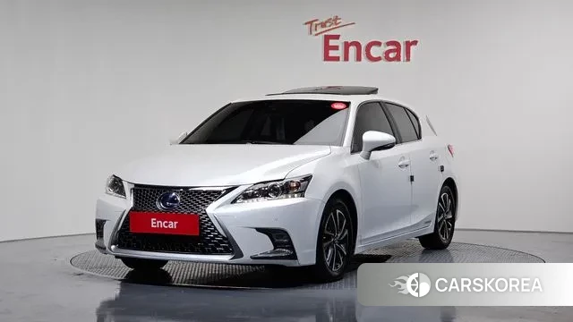 Lexus CT200h 2018 Белый из Кореи