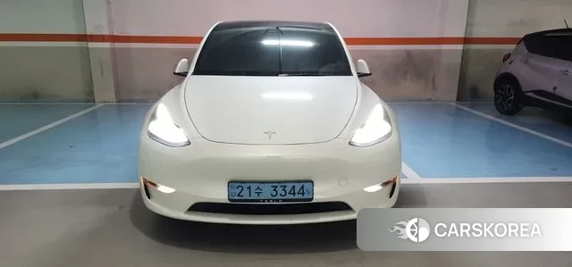 Tesla Model Y 2022 Белый из Кореи