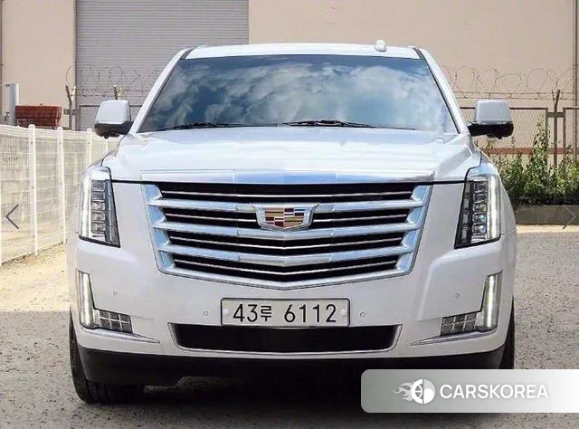 Cadillac Escalade 2019 Белый из Кореи