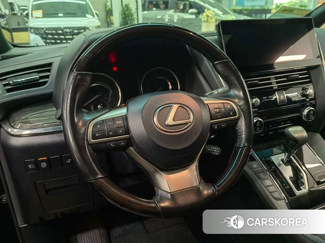 Lexus LM 2022 Черный из Китая
