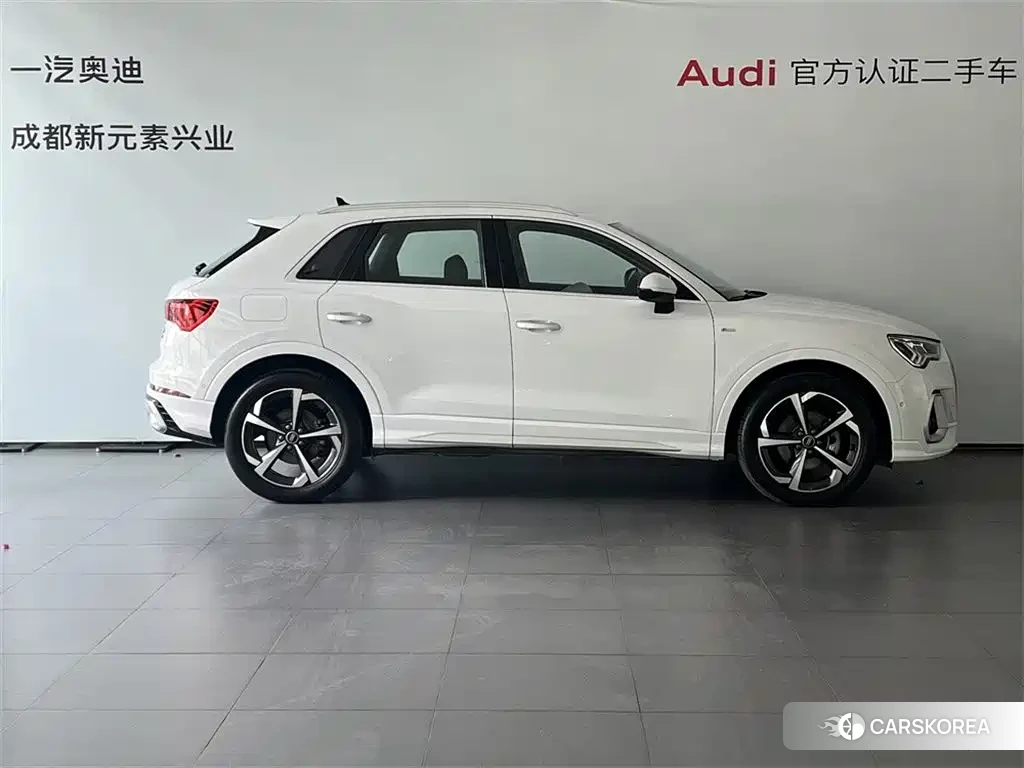 Audi Q3 2024 Белый из Китая