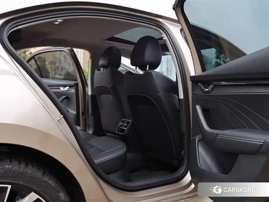 Skoda Octavia 2022 Champagne/brown из Китая