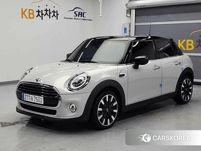 Mini Cooper 2021 Светло-серебряный цвет из Кореи