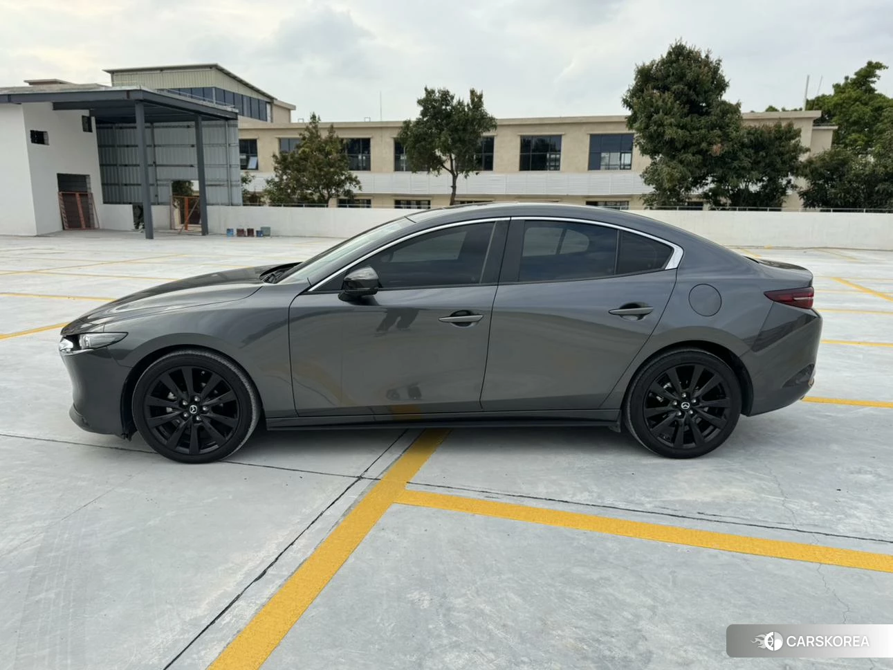 Mazda 3 Angkesaila 2023 Черный из Китая