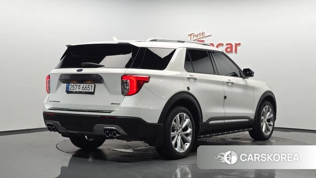 Ford Explorer 6th Generation 2022 Белый из Кореи