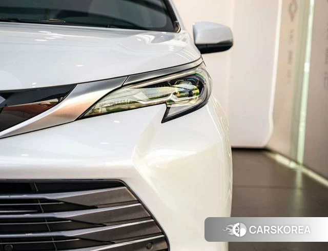 Toyota Saina 2022 Белый из Китая