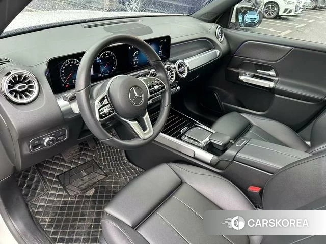 Mercedes-Benz GLB 2021 Белый из Китая