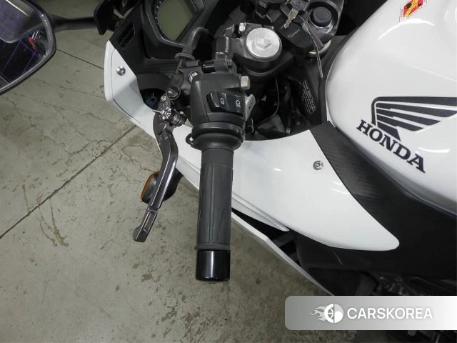 Проданный Honda CBR650F id 3994805 из Японии, фото 2