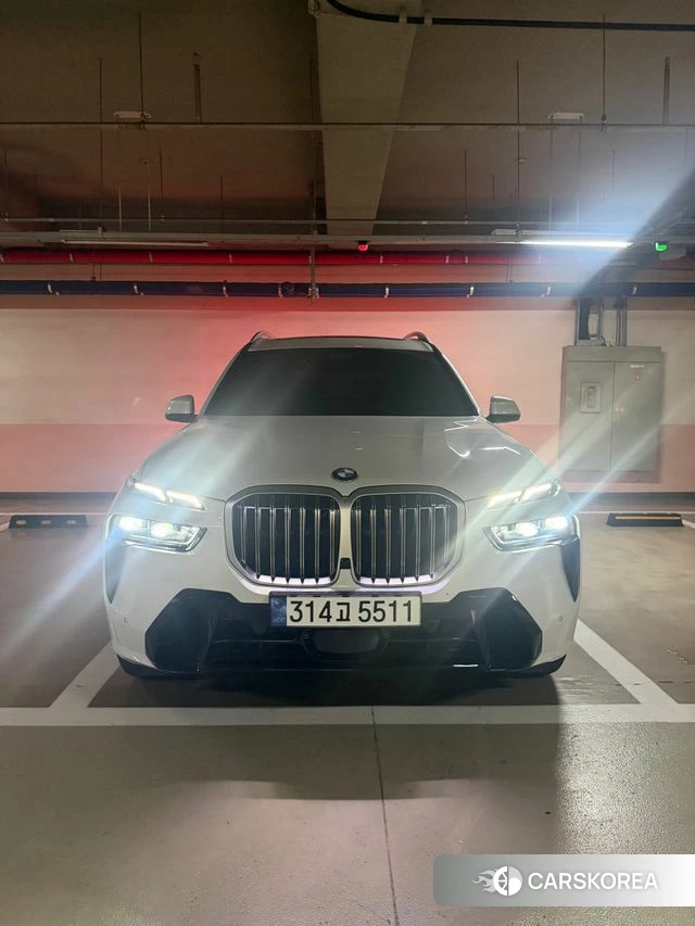 BMW X7 (G07) 2024 Белый из Кореи