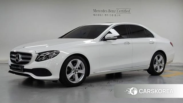 Mercedes-Benz E-Class W213 2018 Белый из Кореи