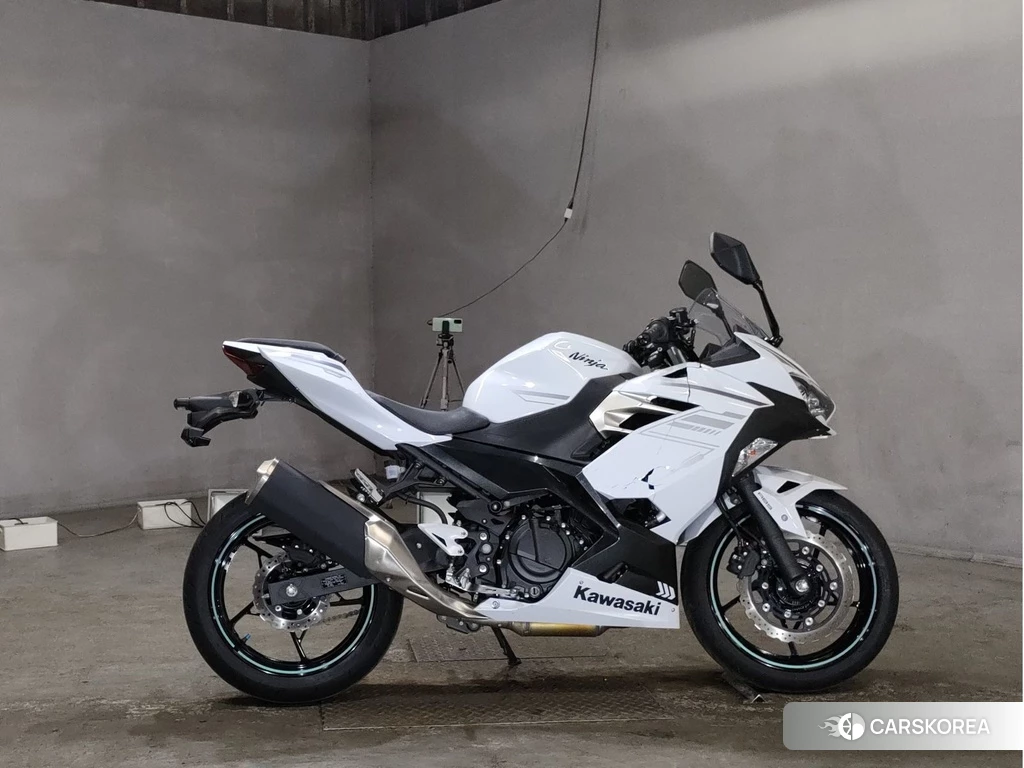 Проданный Kawasaki NINJA 400 2023 из Японии, фото 2