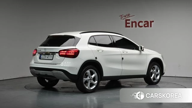 Mercedes-Benz GLA-Class X156 2018 Белый из Кореи