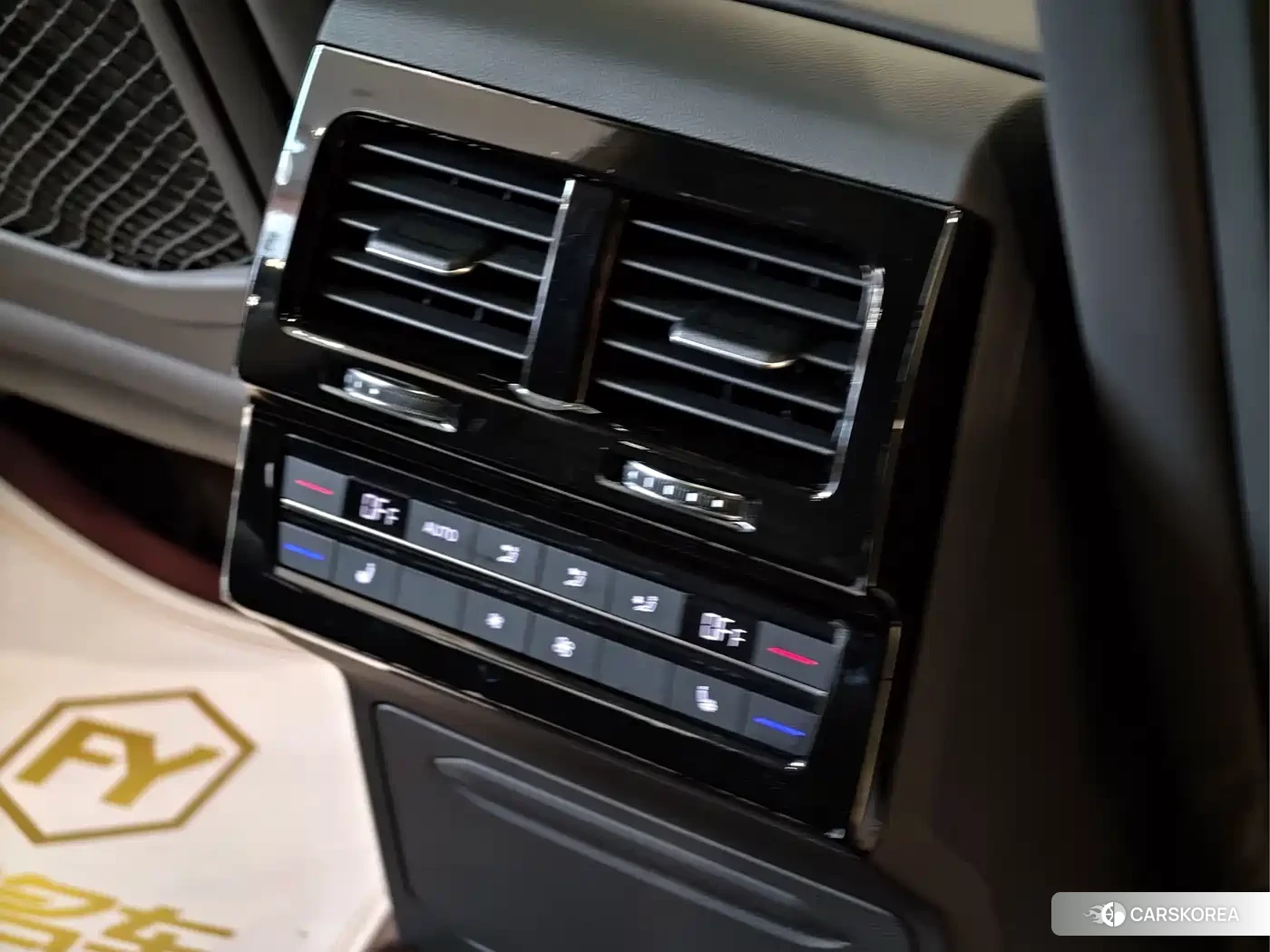 Volkswagen Touareg 2019 Champagne/brown из Китая