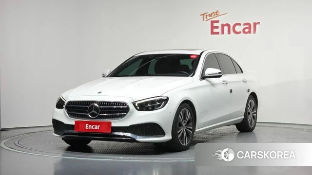 Mercedes-Benz E-Class W213 2021 Белый из Кореи