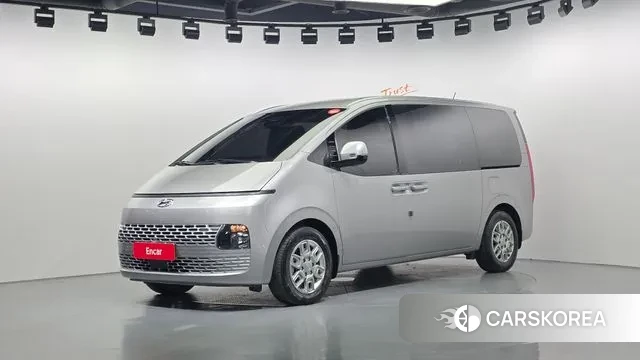 Hyundai Staria 2023 Серебряный из Кореи