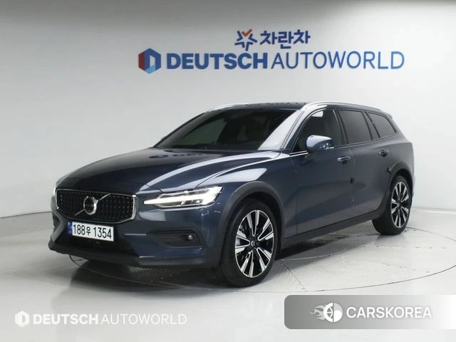 Volvo V60 Cross-Country 2nd Generation 2024 Синий из Кореи