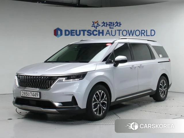 Kia Carnival 4th generation 2022 Серебряный из Кореи