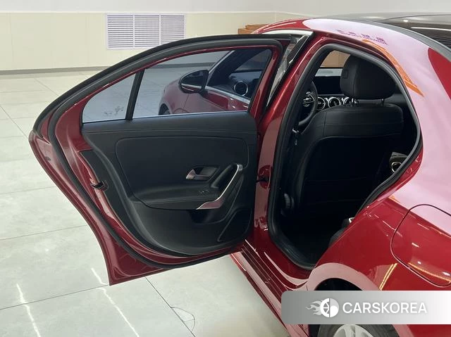 Mercedes-Benz Class A 2021 Красный из Китая