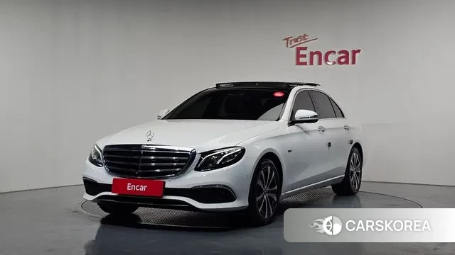 Mercedes-Benz E-Class W213 2019 Белый из Кореи