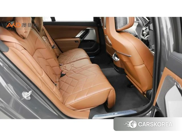 BMW 7 series 2025 Серебристо-серый из Китая