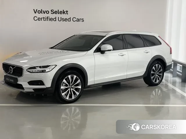 Volvo V90 Cross-Country 2025 Белый из Кореи