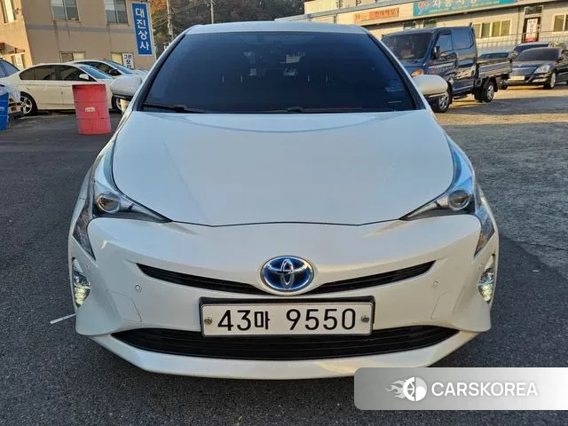 Toyota Prius 4th Generation 2018 Белый из Кореи