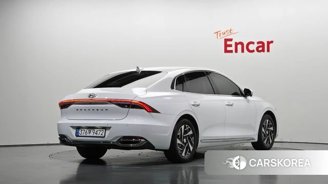 Hyundai The New Grandeur IG Hybrid 2022 Белый из Кореи