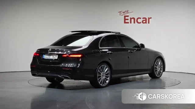 Mercedes-Benz E-Class W213 2020 Серый из Кореи