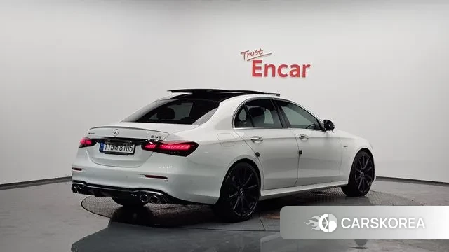 Mercedes-Benz E-Class W213 2021 Белый из Кореи