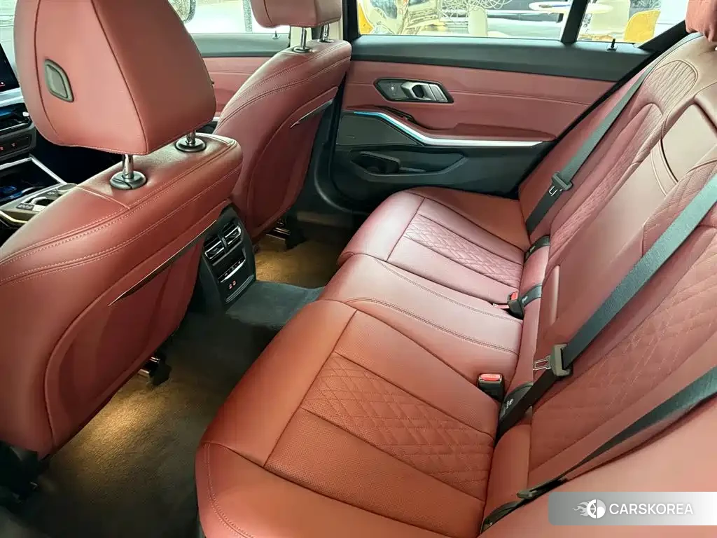 BMW 3 series 2024 Черный из Китая, фото 2