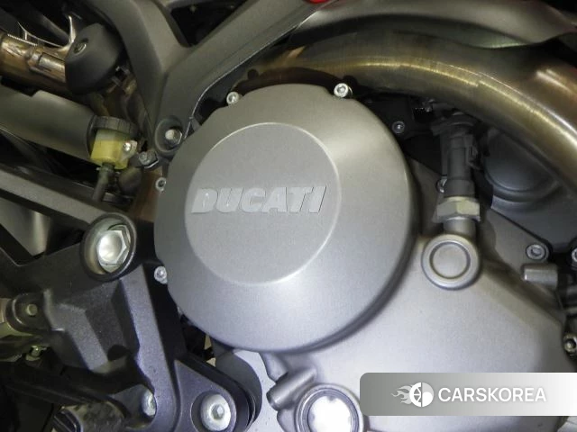 Engine photo