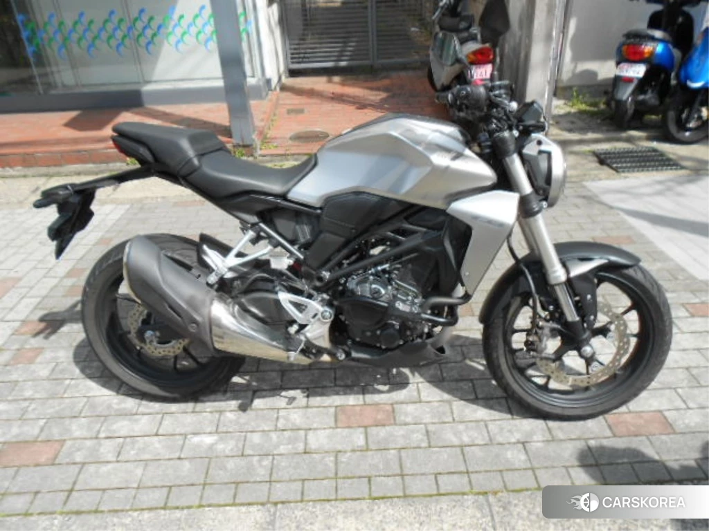Проданный Honda CB250R 2018 из Японии