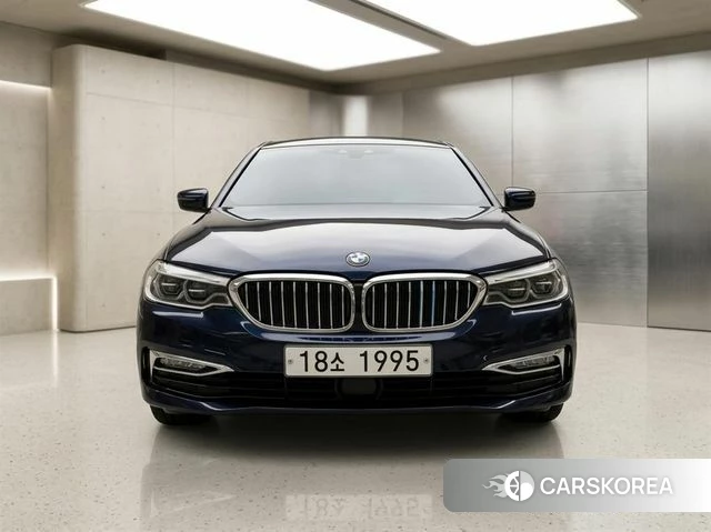 BMW 5 Series (G30) 2018 Черный из Кореи