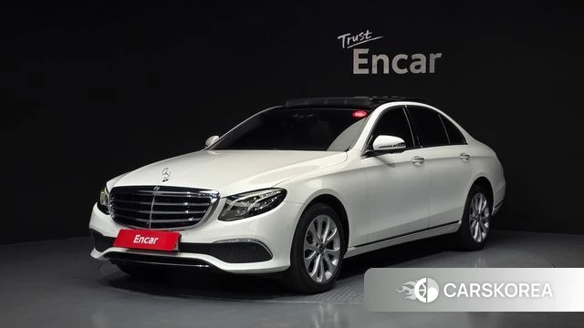 Mercedes-Benz E-Class W213 2019 Белый из Кореи