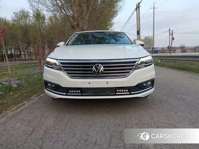 Volkswagen Lavida 2022 Белый из Китая