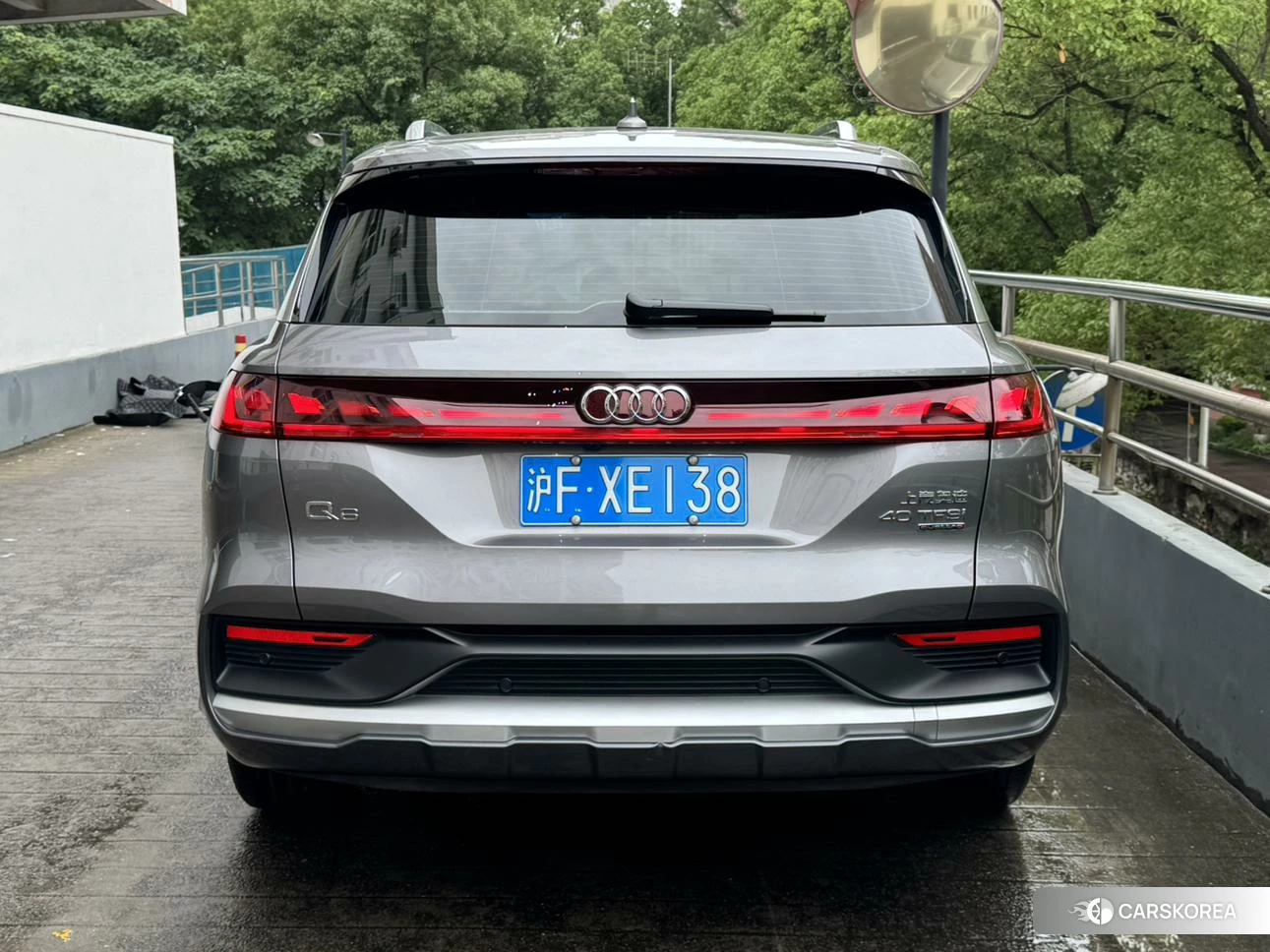 Audi Q6 2022 Темно-серый из Китая