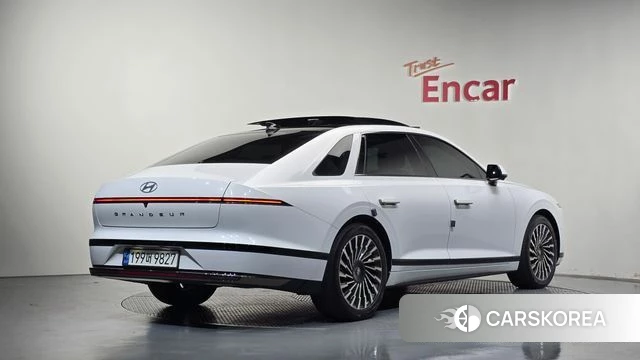 Hyundai Grandeur Hybrid (GN7) 2023 Белый из Кореи