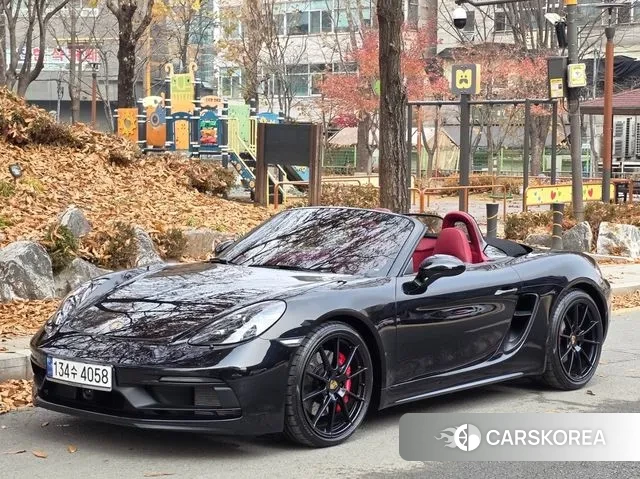 Porsche 718 Boxster 2023 Черный из Кореи