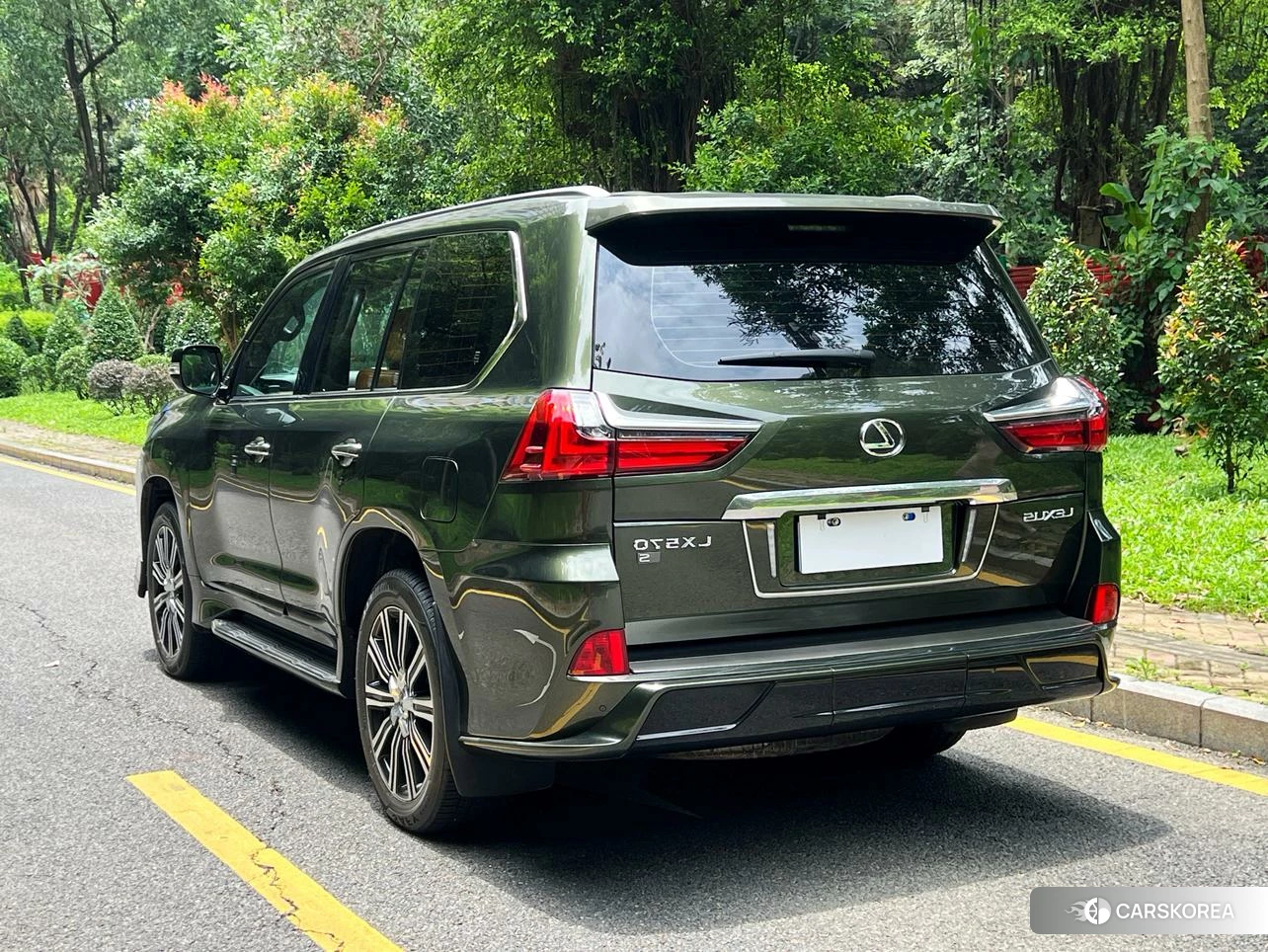 Lexus LX 2022 Зеленый из Китая