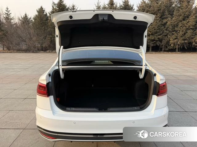 Volkswagen Bora 2022 Белый из Китая