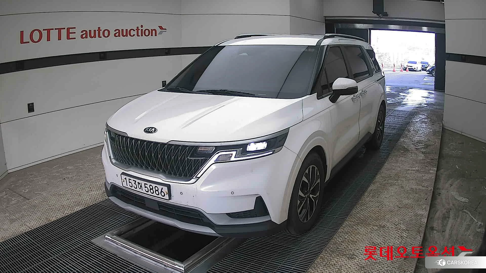 Kia Carnival 2021 Snow White Pearl (optional) из Кореи