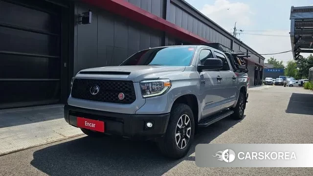 Toyota Tundra 2018 Серебристо-серый из Кореи