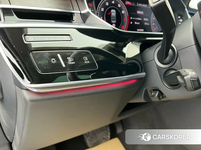 Audi A8 2021 Черный из Китая