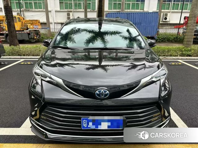 Toyota Saina 2022 Черный из Китая