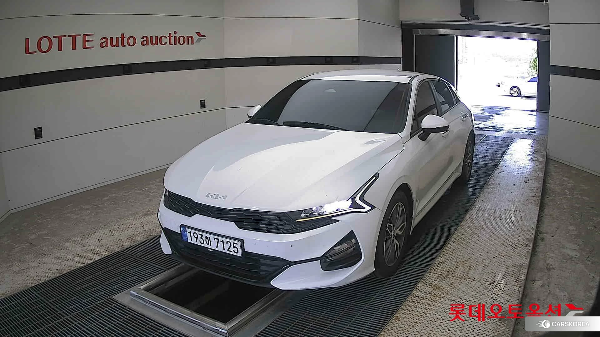 Kia K5 2022 Snow White Pearl (optional) из Кореи