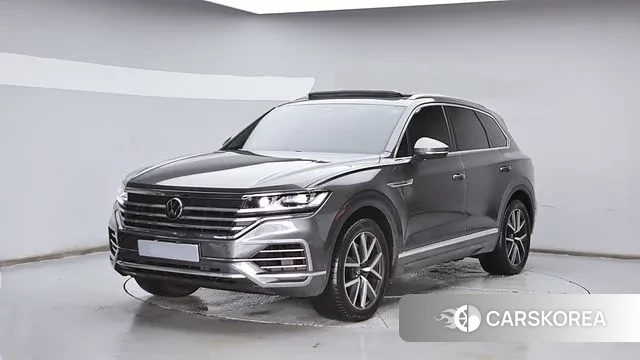 Volkswagen Touareg 3rd generation 2021 Серый из Кореи