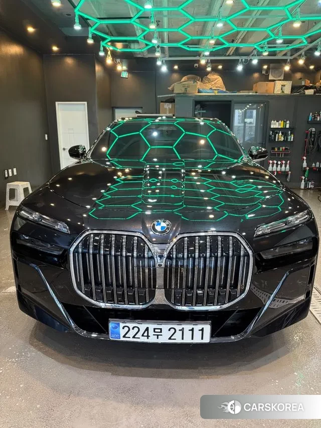 BMW 7 Series (G70) 2024 Черный из Кореи