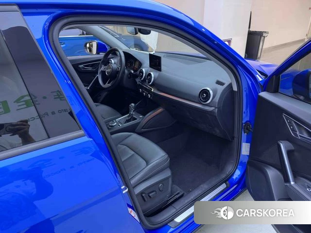 Audi Q2L 2022 Синий из Китая